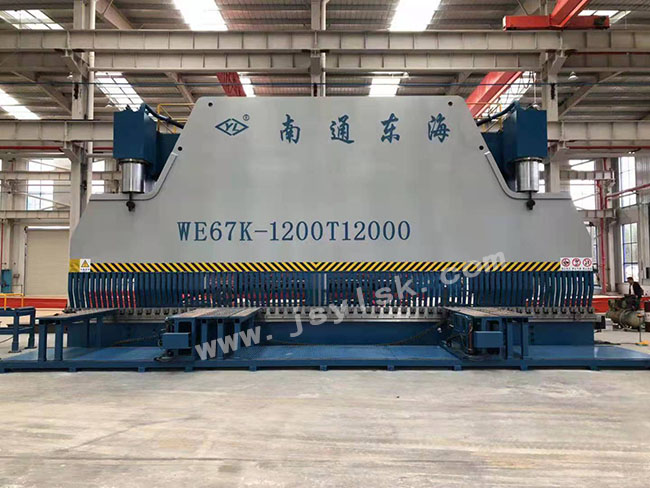 WE67K-5000/8000雙機(jī)聯(lián)動(dòng)折彎?rùn)C(jī)