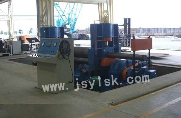 中小型上輥萬(wàn)能式卷板機(jī)