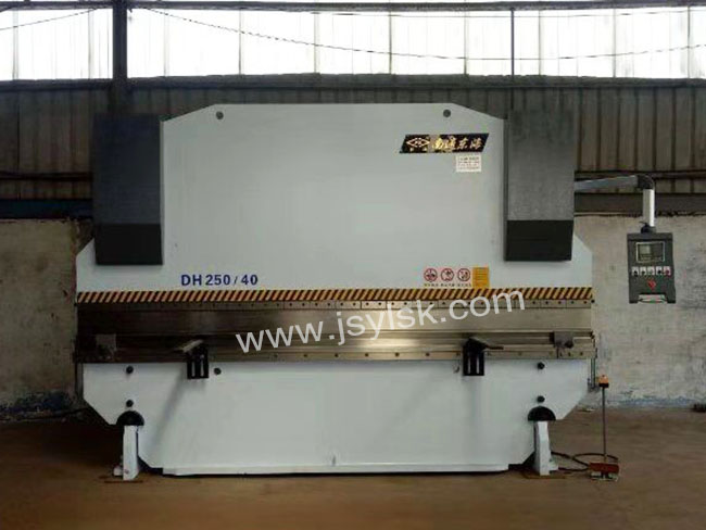 WC67Y-40/2000液壓折彎機(jī)