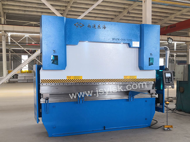 WE67K-250/3200數(shù)控折彎機(jī)
